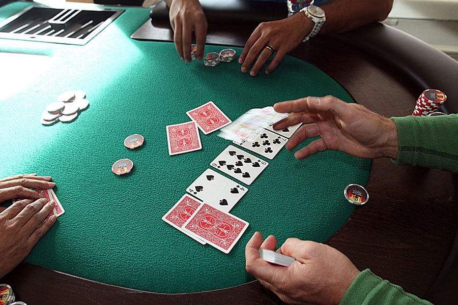 Nguồn gốc và cách chơi game Blackjack đình đám