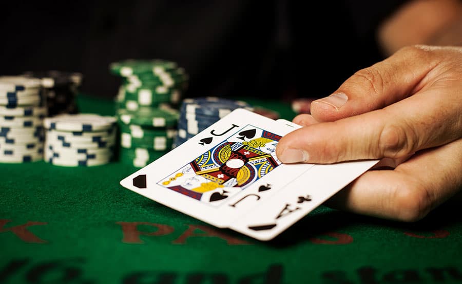 Những chiến thuật chơi Blackjack giúp bạn đánh bại “lão làng”