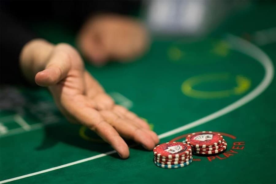 Cách chơi bài Poker 3 lá chi tiết nhất cho Newbie