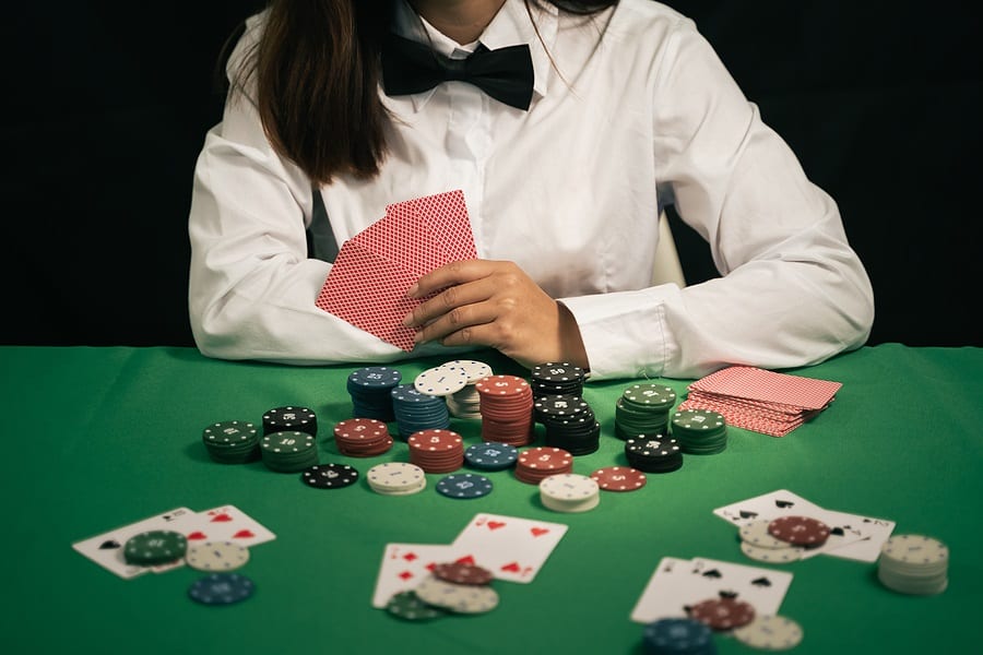 Người mới chơi bài Baccarat cần mẹo chơi nào để thắng cược?