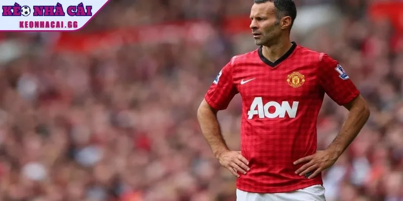Ryan Giggs được xem là một trong số các huyền thoại vĩ đại nhất Ryan Giggs được xem là một trong số các huyền thoại vĩ đại nhất